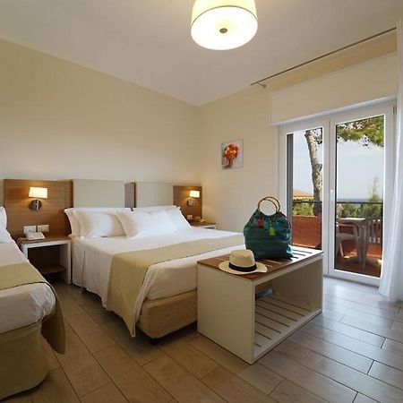 Hotel Villaggio Casarossa Crotone Exterior foto
