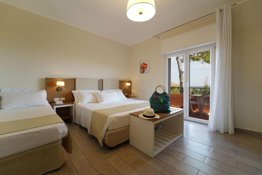 Hotel Villaggio Casarossa Crotone Exterior foto